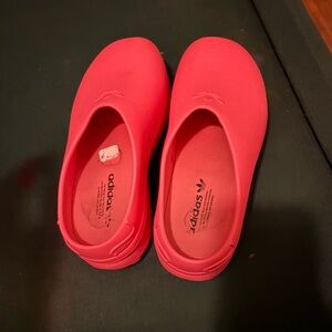 Adidas Pink Slip on clogs Comfort